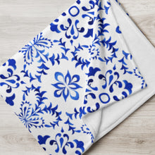 Load image into Gallery viewer, Throw Blanket